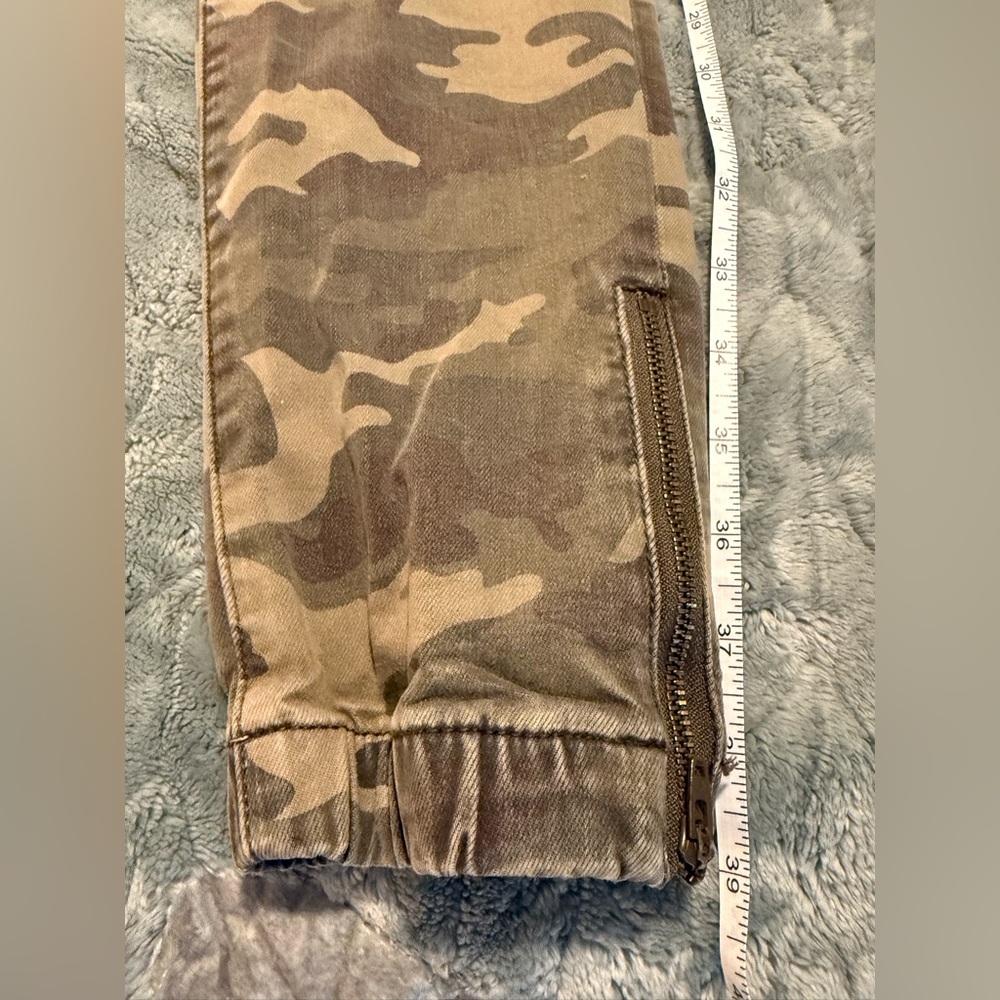 LIKE NEW American Eagle Camo Stretch High-Waisted Jegging Joggers - Picture 11 of 11